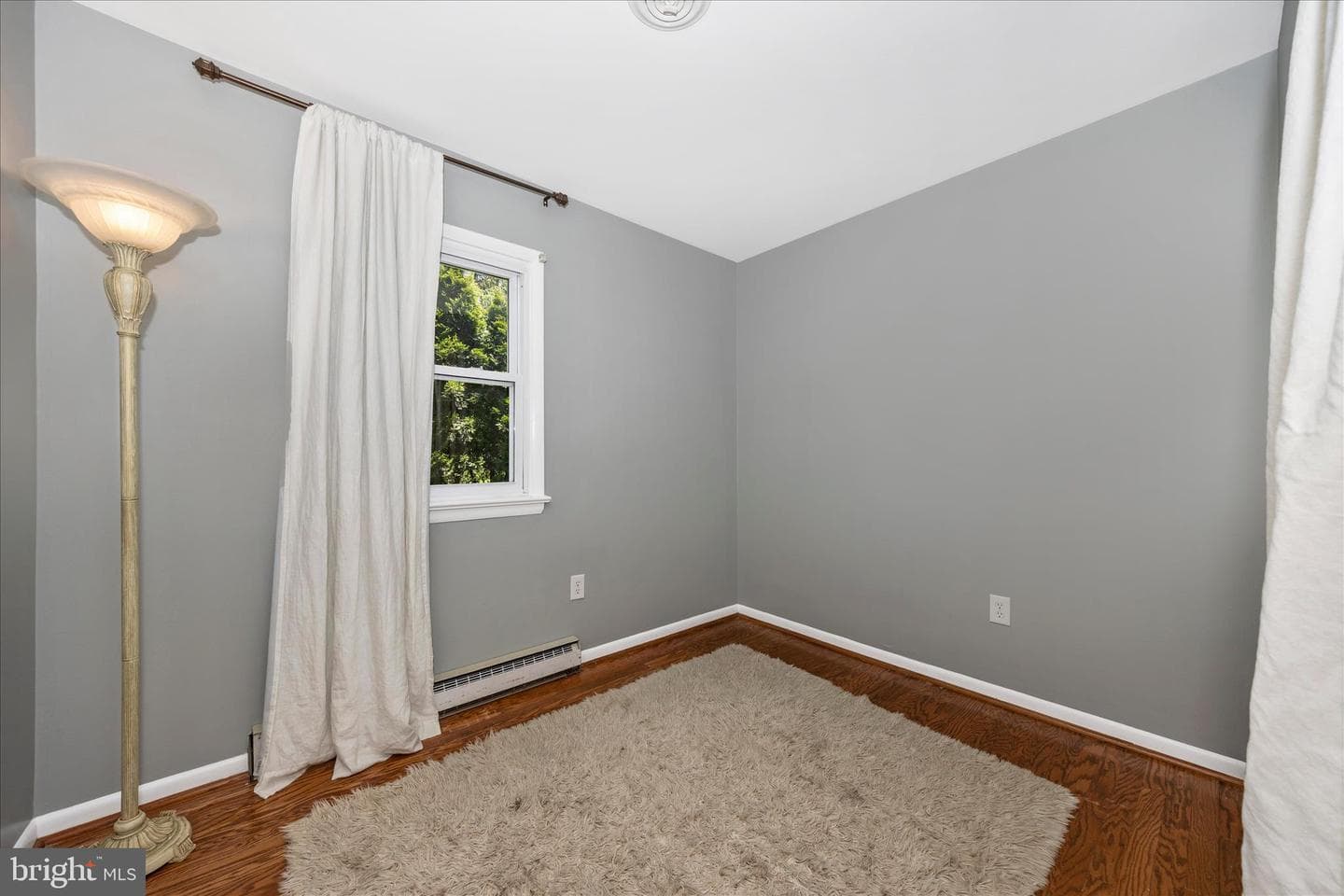 8914 Gloria Avenue photo 22