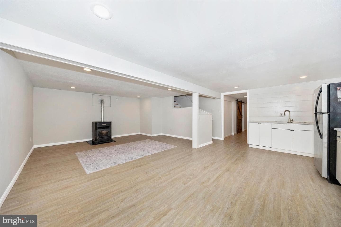 8914 Gloria Avenue photo 31