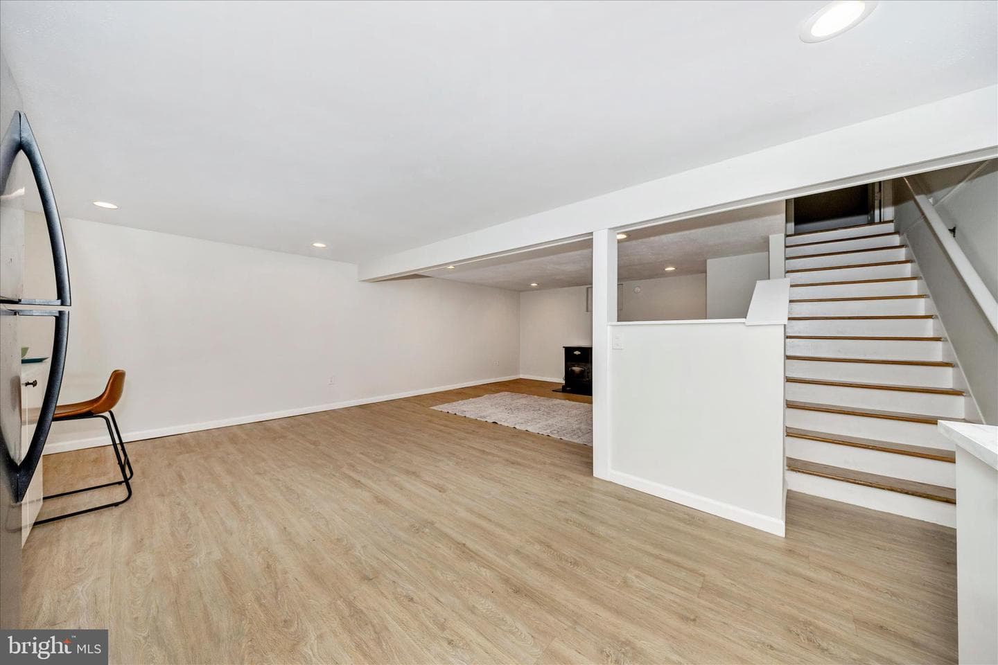 8914 Gloria Avenue photo 32