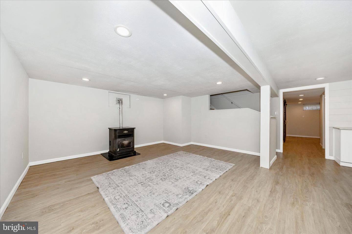 8914 Gloria Avenue photo 33