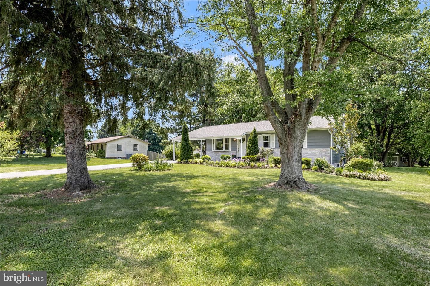 8914 Gloria Avenue photo 43