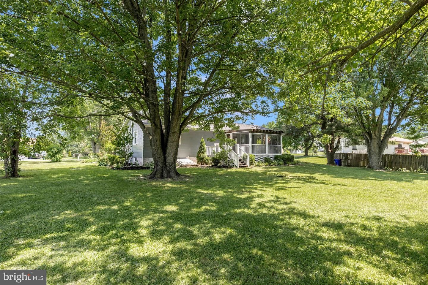 8914 Gloria Avenue photo 47