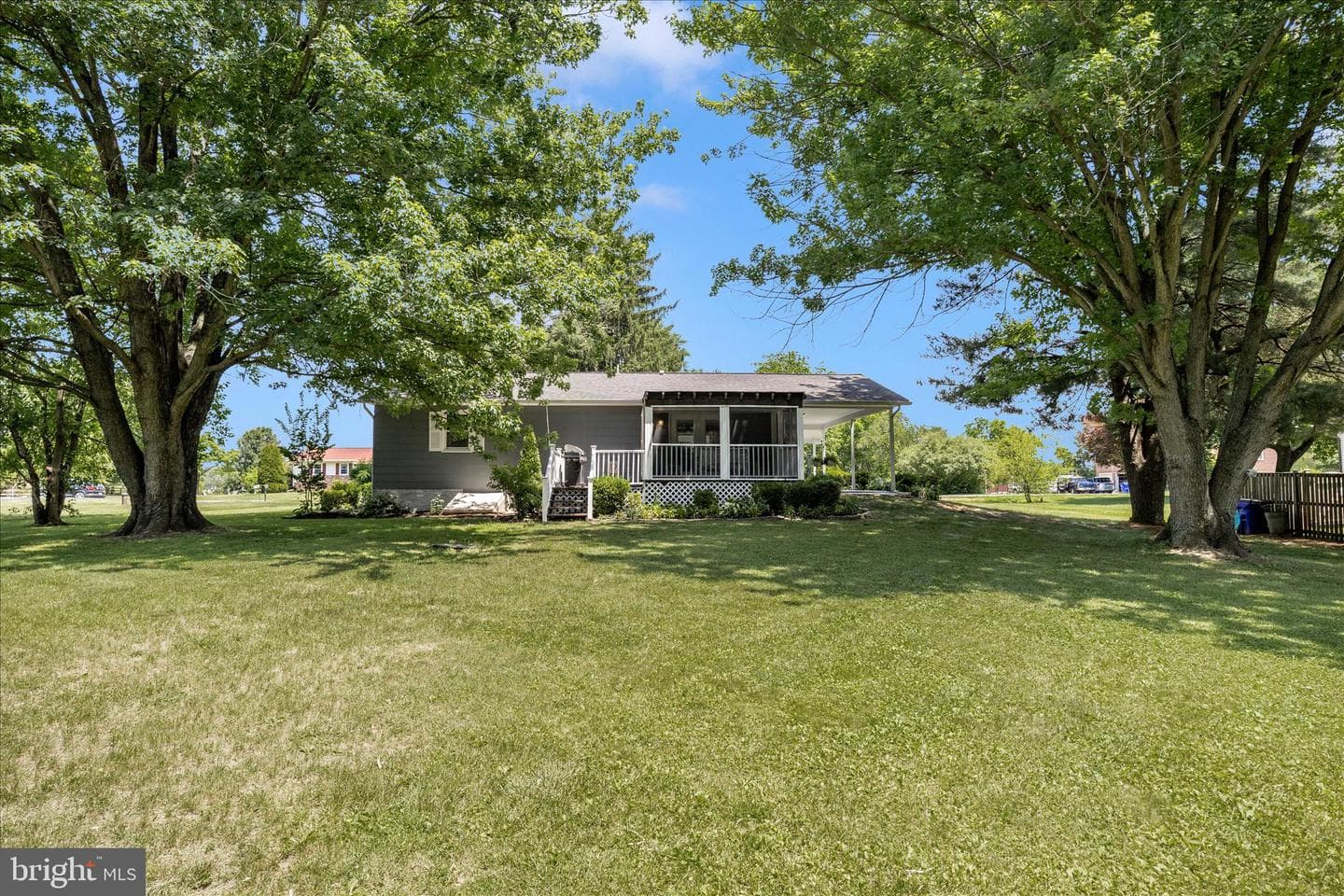 8914 Gloria Avenue photo 48