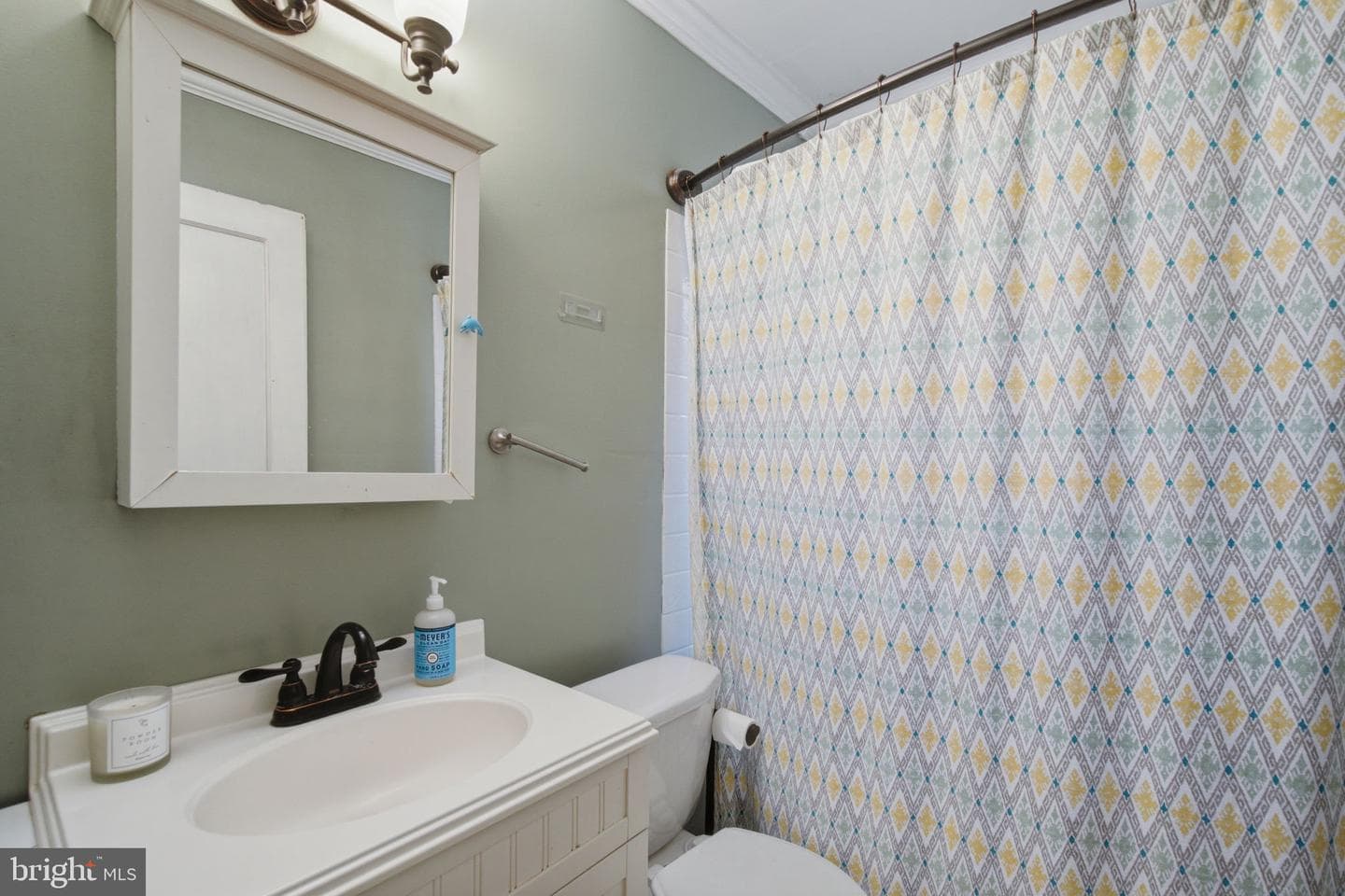 552 E Church Street photo 10