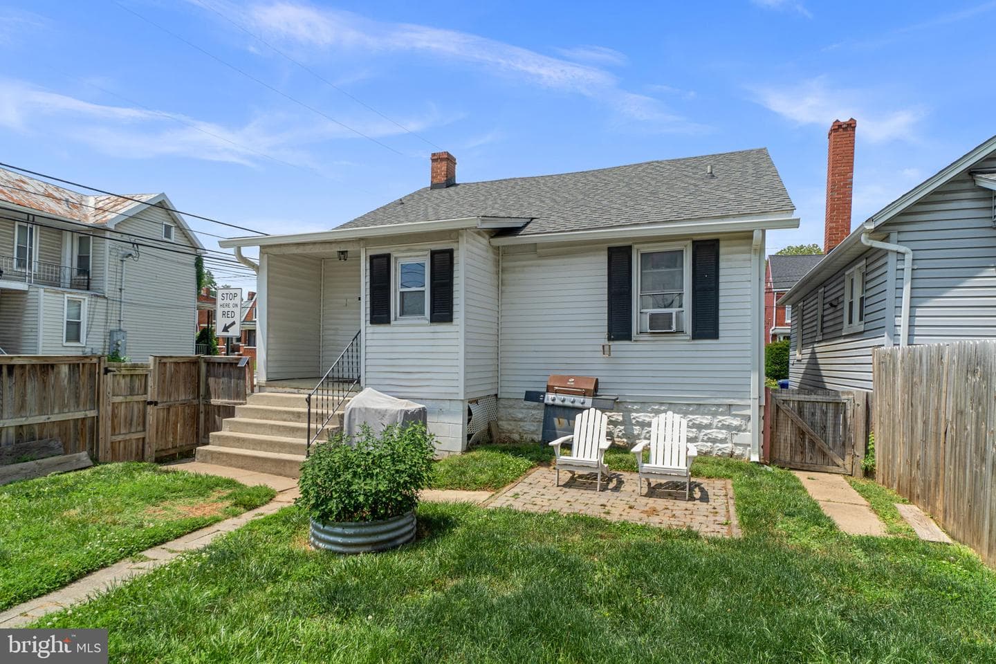 552 E Church Street photo 18