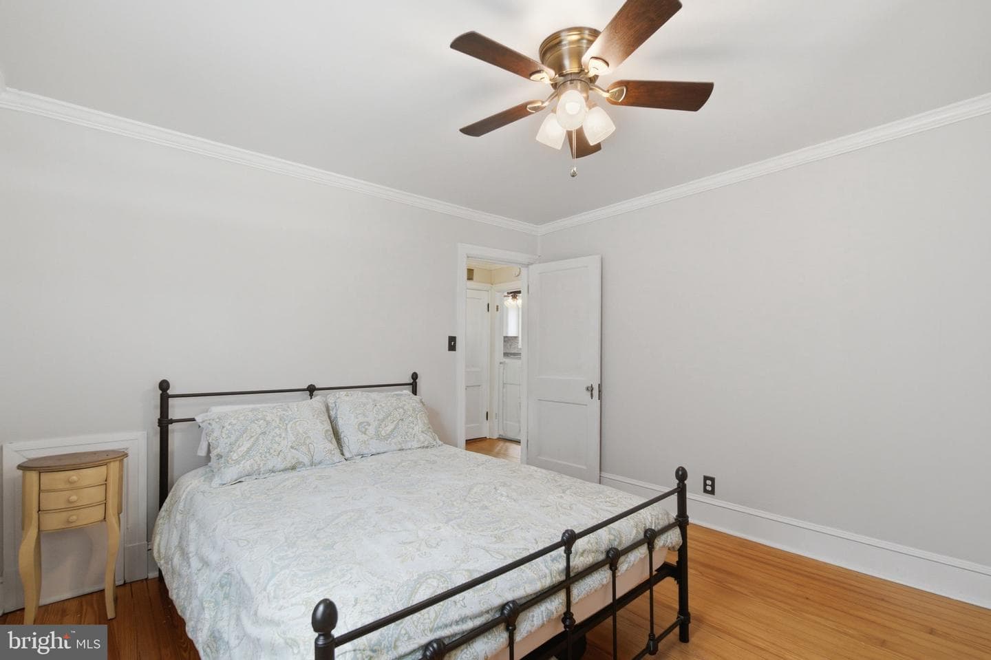 552 E Church Street photo 8