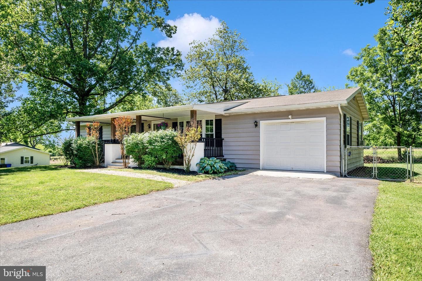 6901 Trout Lane photo 2