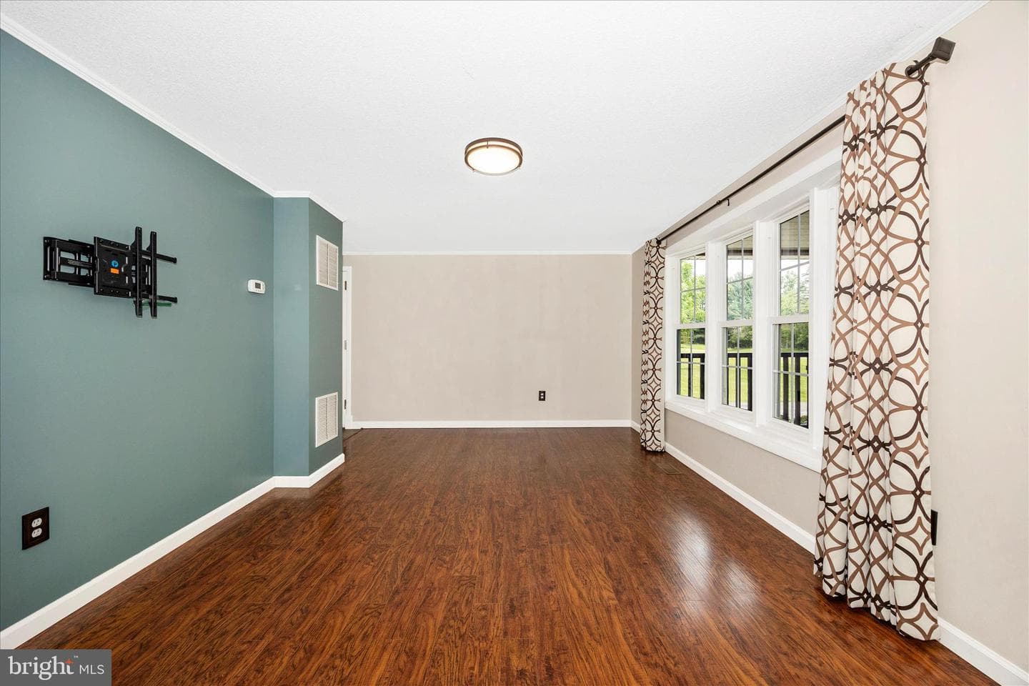 6901 Trout Lane photo 9