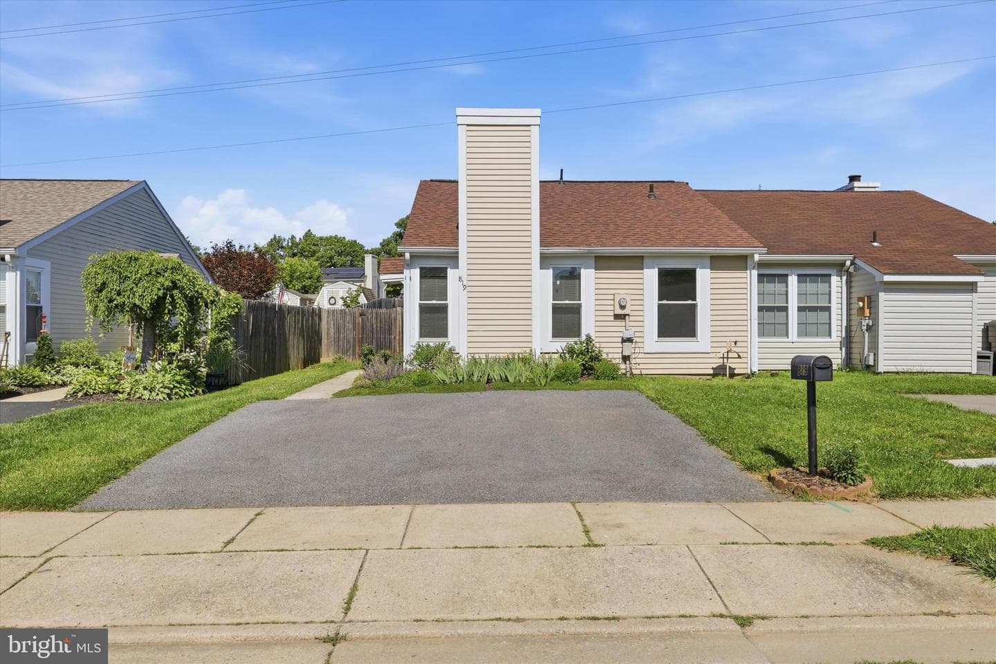 819 Chadwick Circle photo 2
