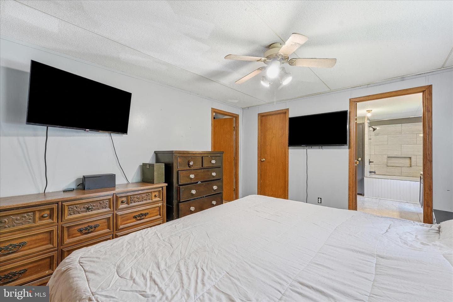 14316 Tower Road photo 25