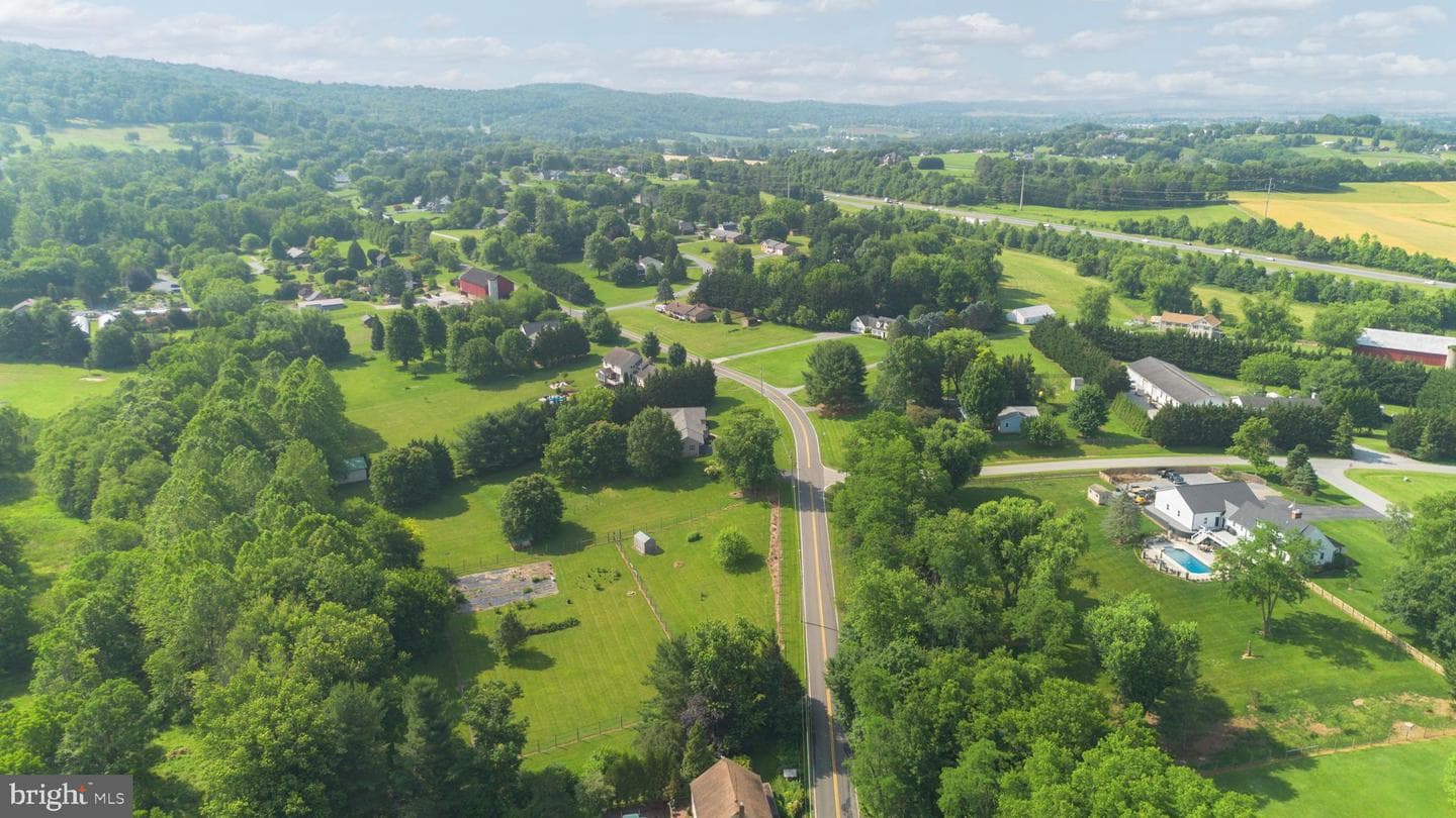 8613 Hollow Road photo 67