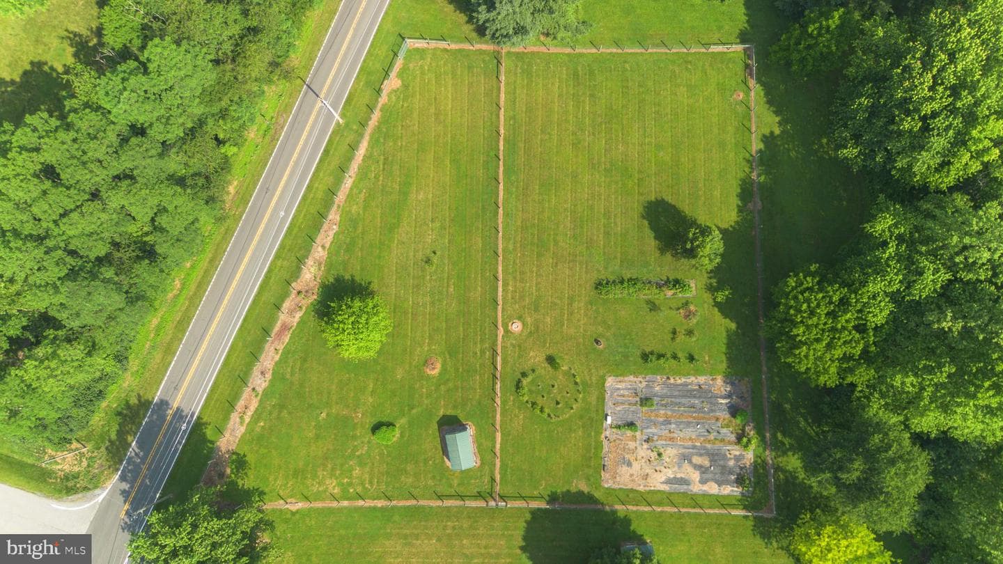 8613 Hollow Road photo 72