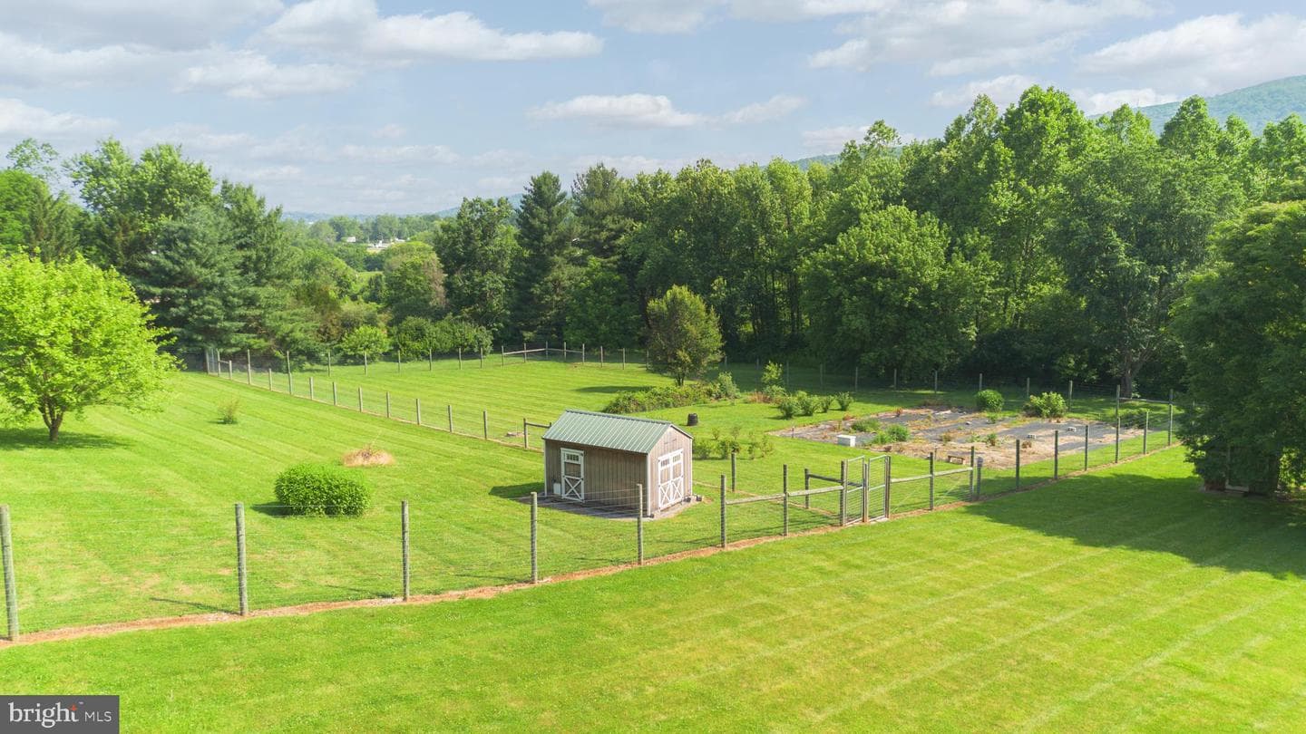 8613 Hollow Road photo 75