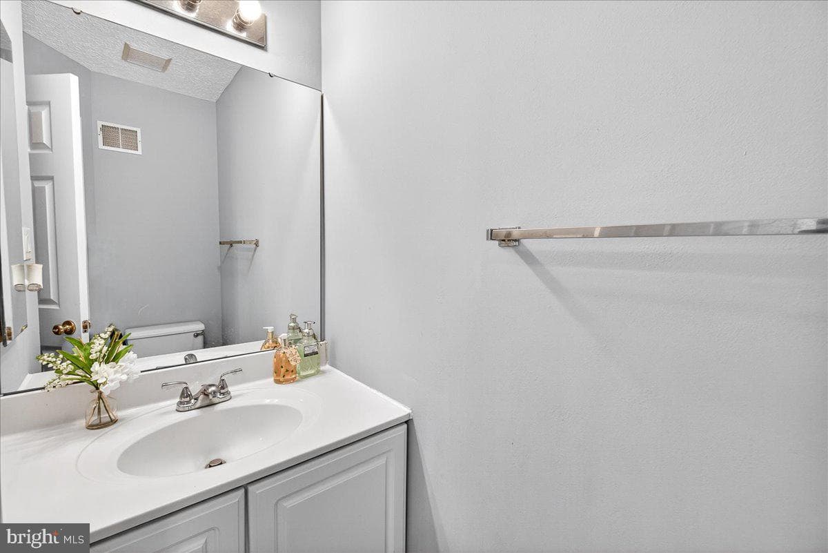 5534 Foxhall Court photo 19