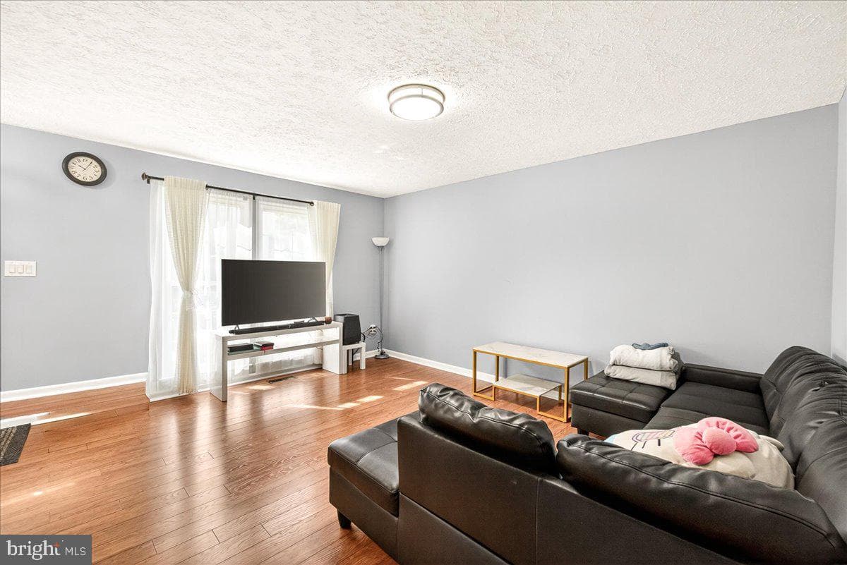 5534 Foxhall Court photo 8