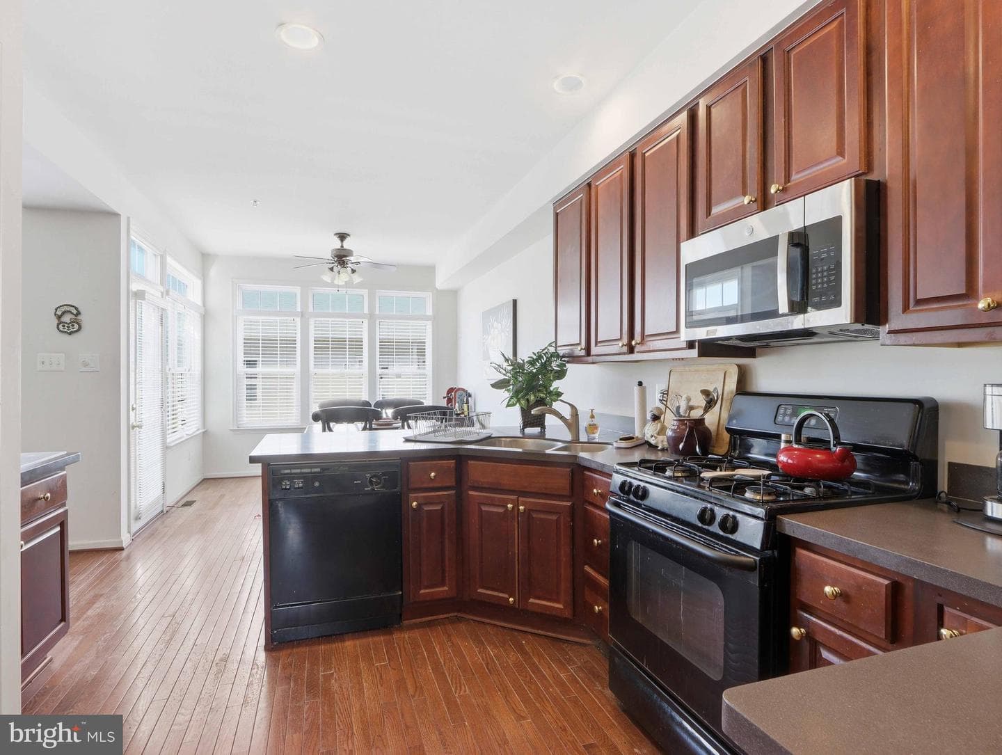 2622 Island Grove Boulevard photo 34