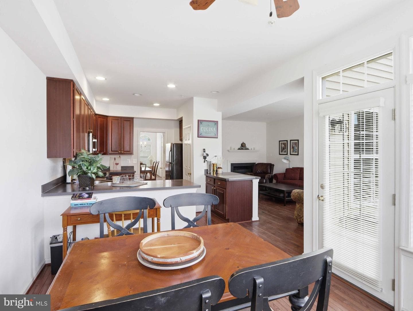 2622 Island Grove Boulevard photo 38
