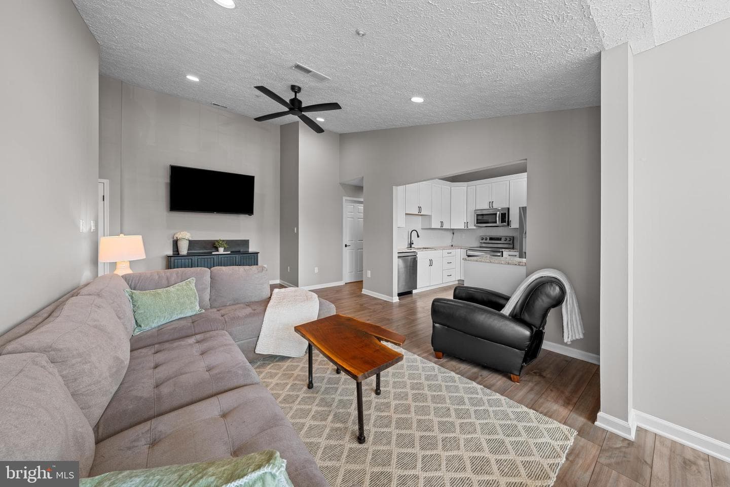 5601 Avonshire Place #m photo 2