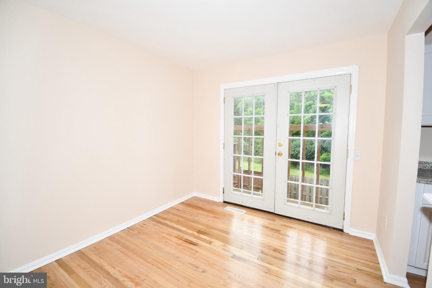 1666 Colonial Way photo 16