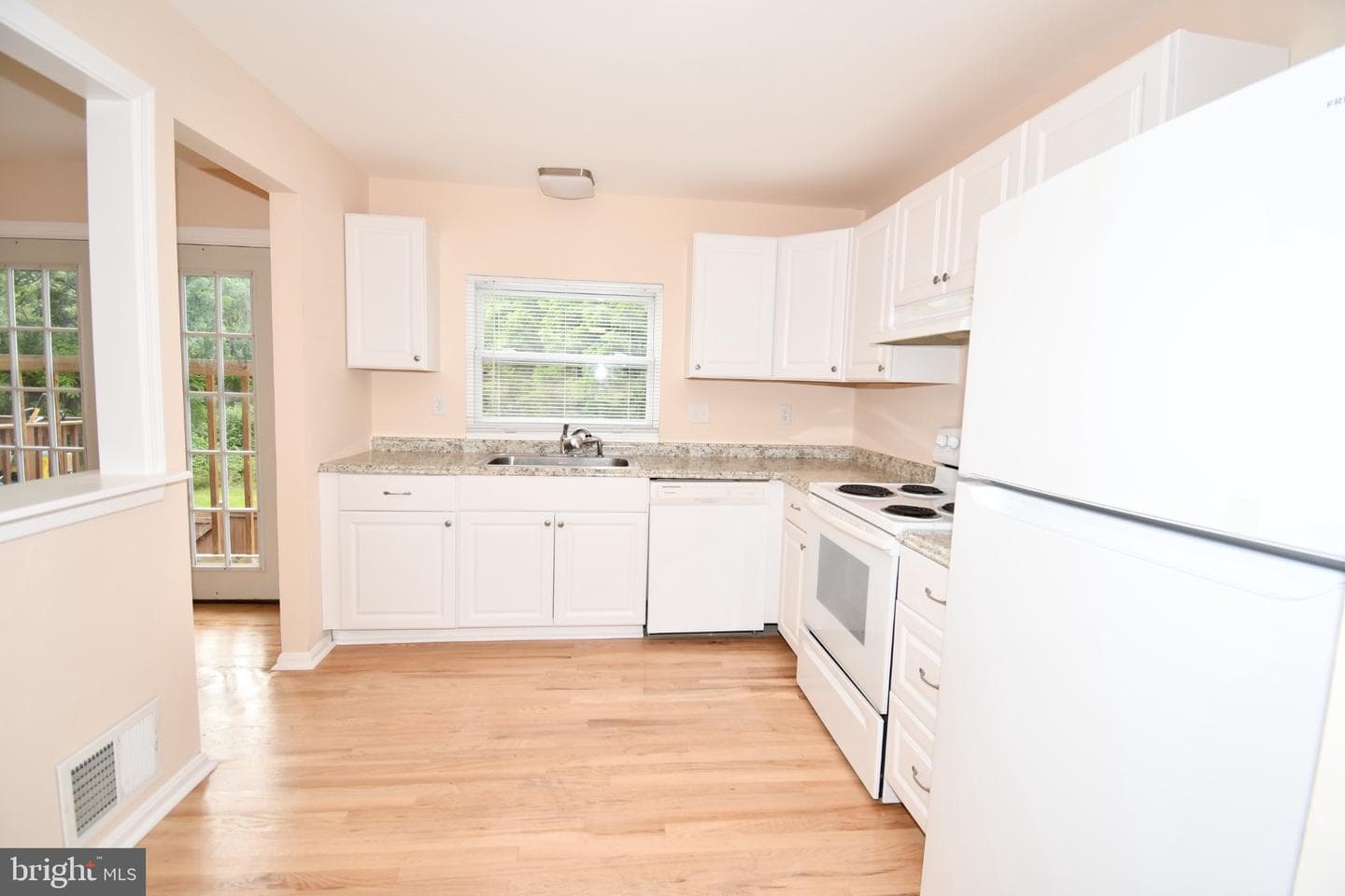 1666 Colonial Way photo 23