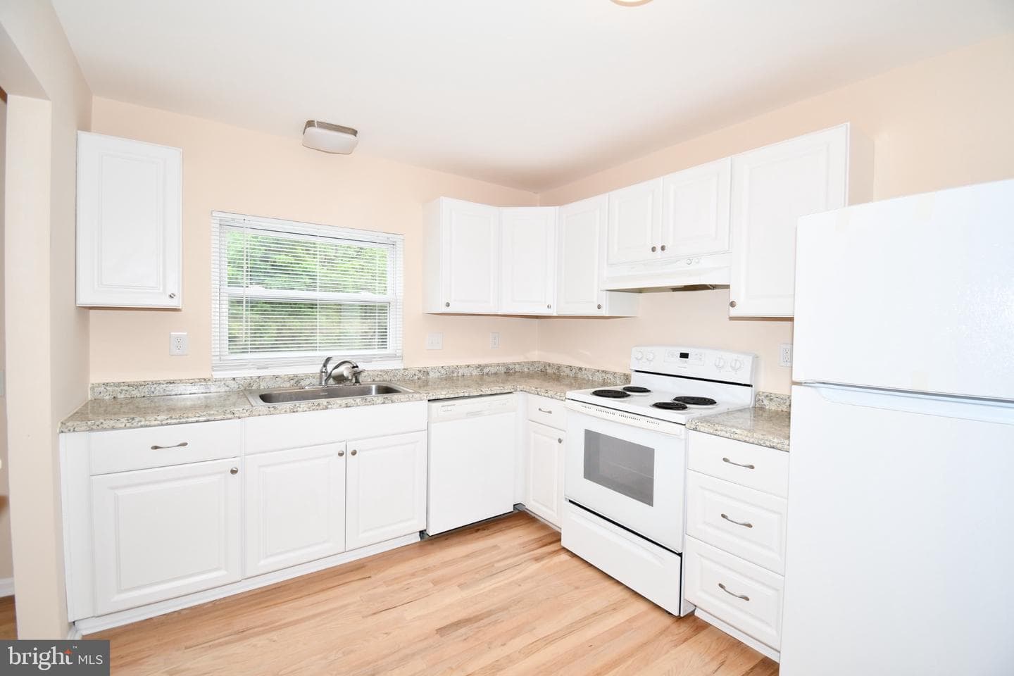 1666 Colonial Way photo 24