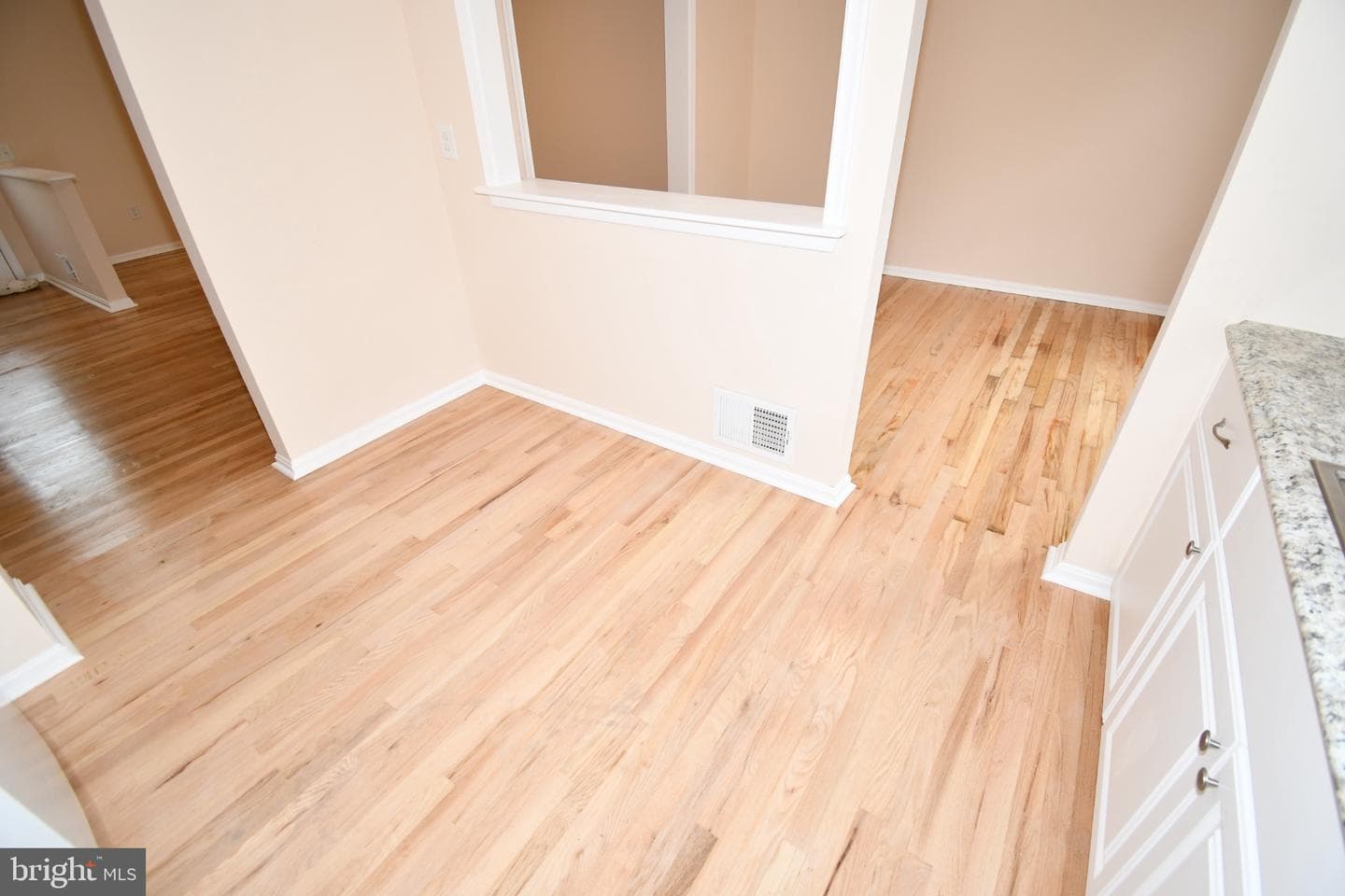 1666 Colonial Way photo 26