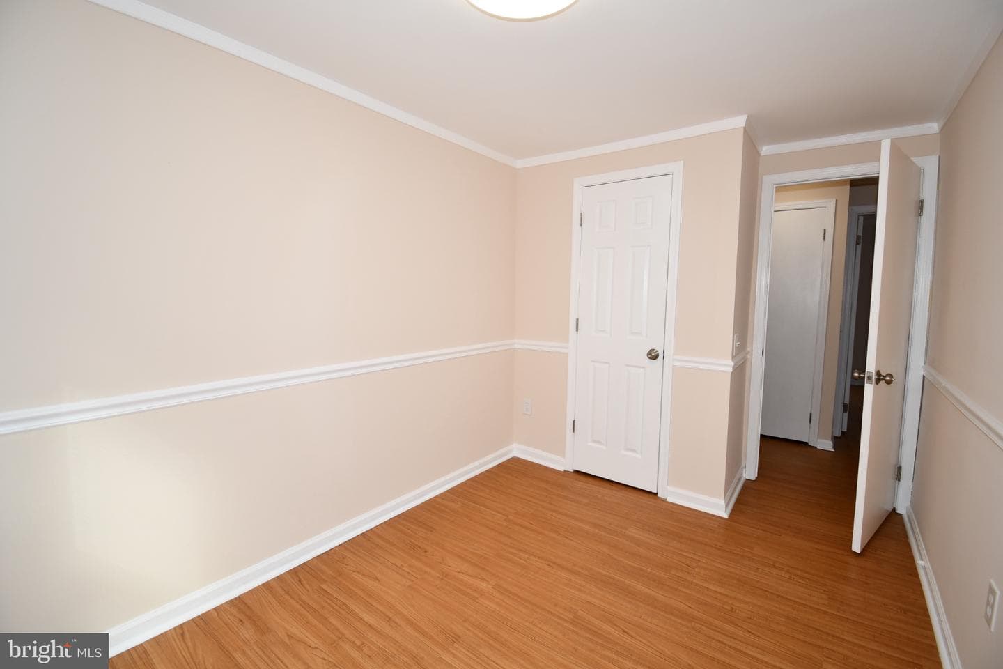 1666 Colonial Way photo 32