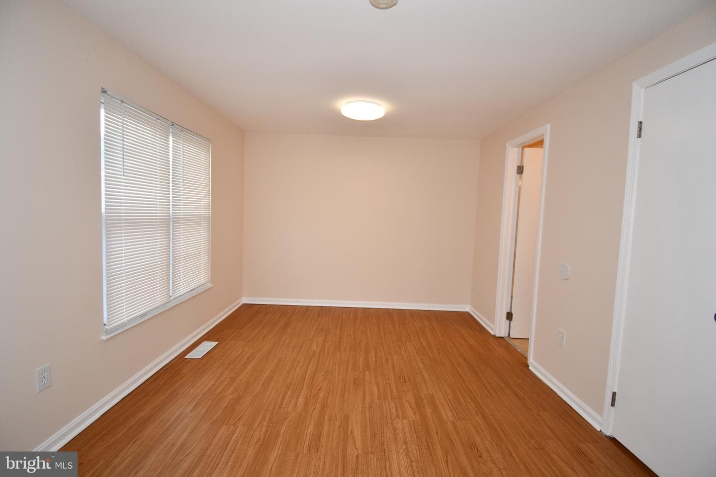 1666 Colonial Way photo 41