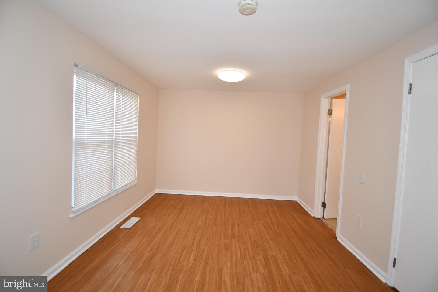 1666 Colonial Way photo 46