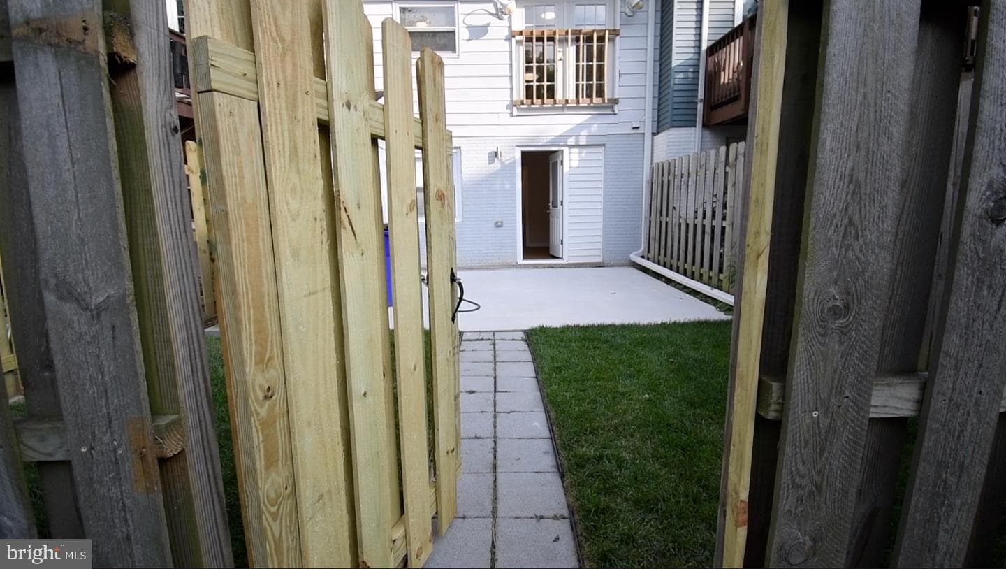 1666 Colonial Way photo 59