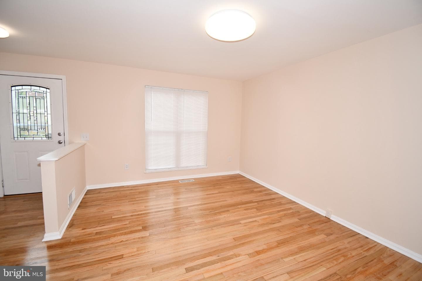 1666 Colonial Way photo 8