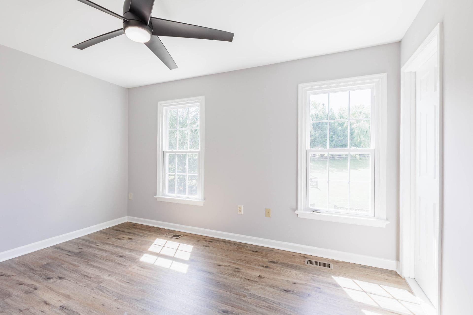 2433 Dunmore Court photo 14