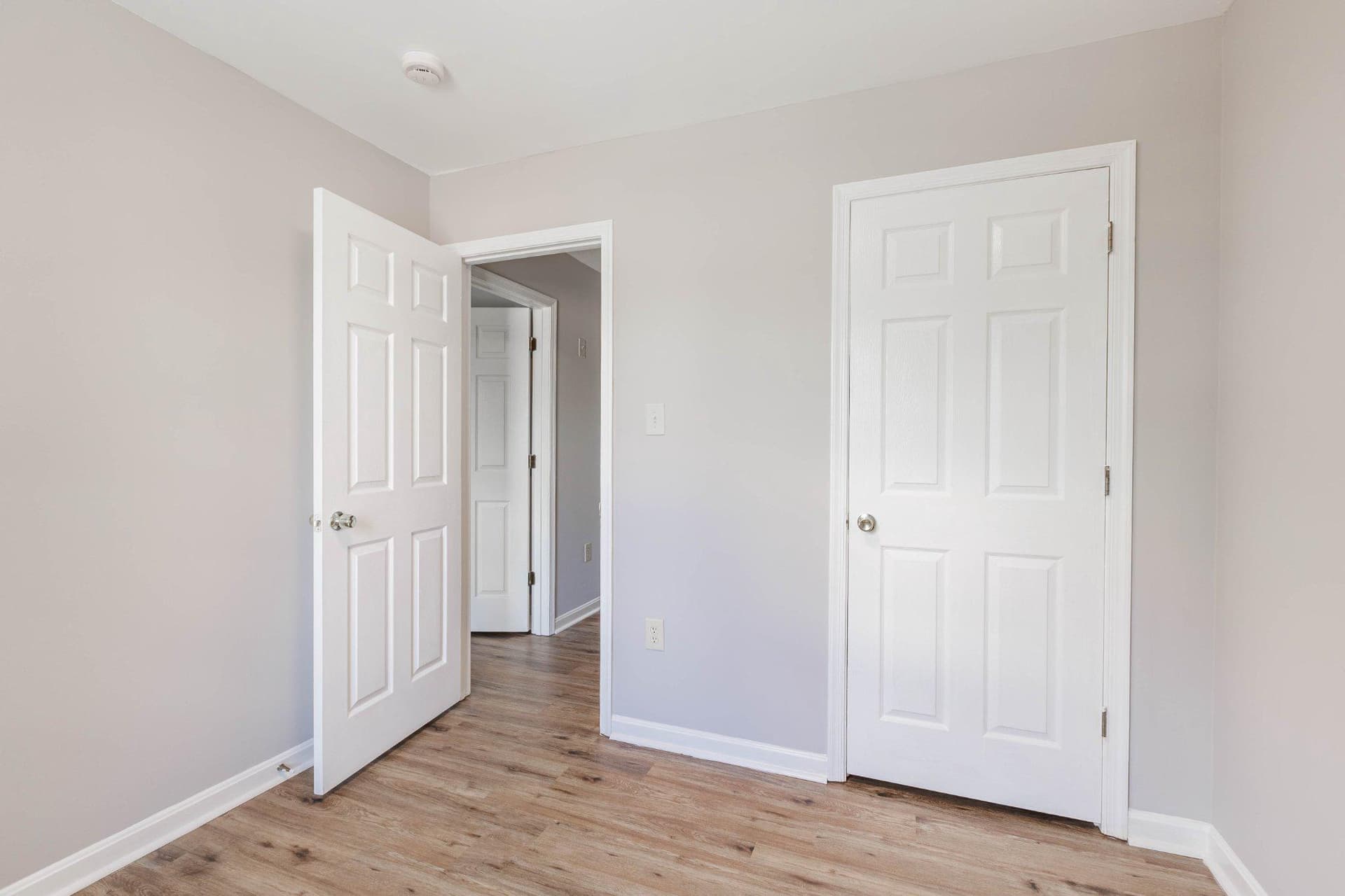 2433 Dunmore Court photo 23