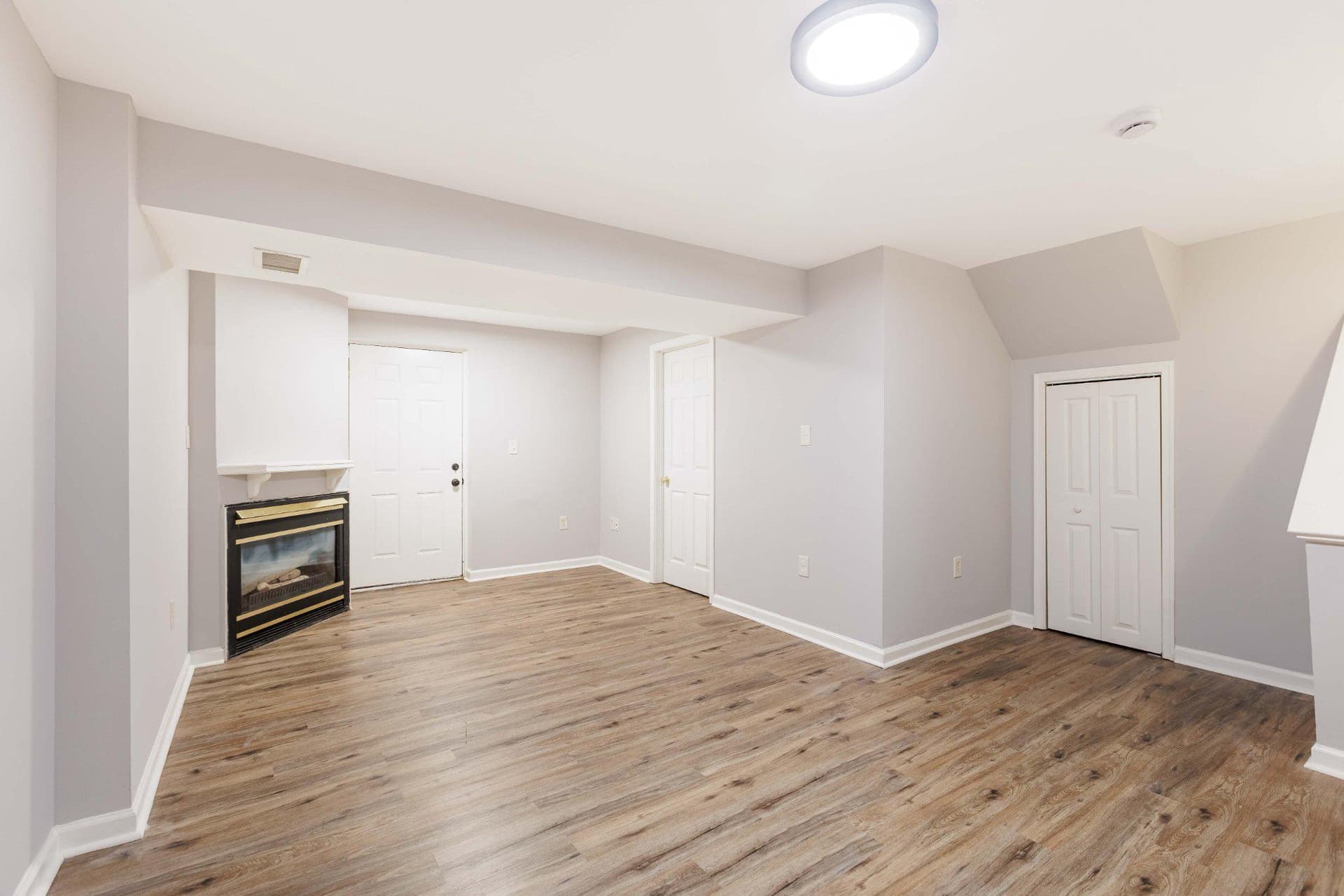 2433 Dunmore Court photo 25
