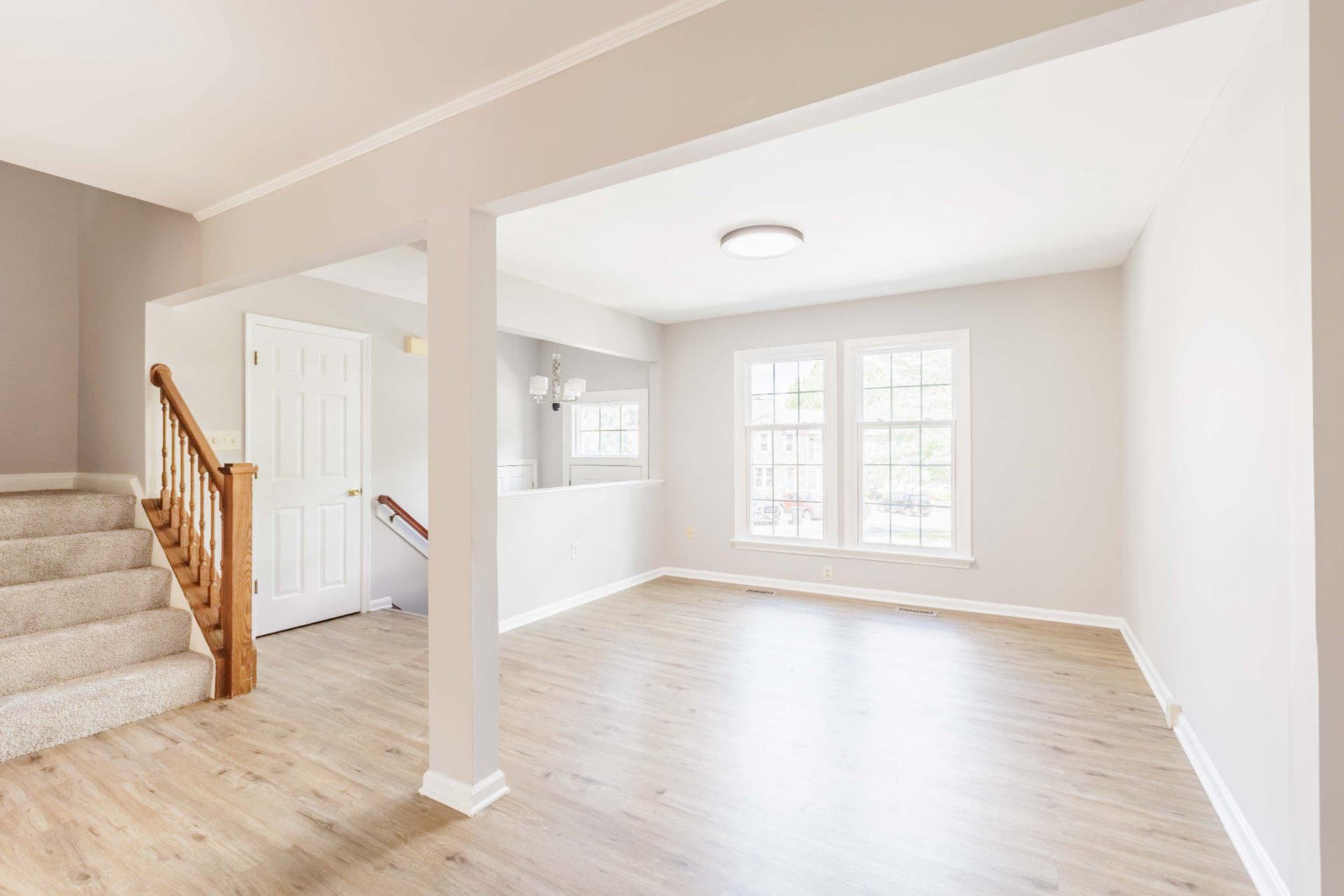 2433 Dunmore Court photo 4