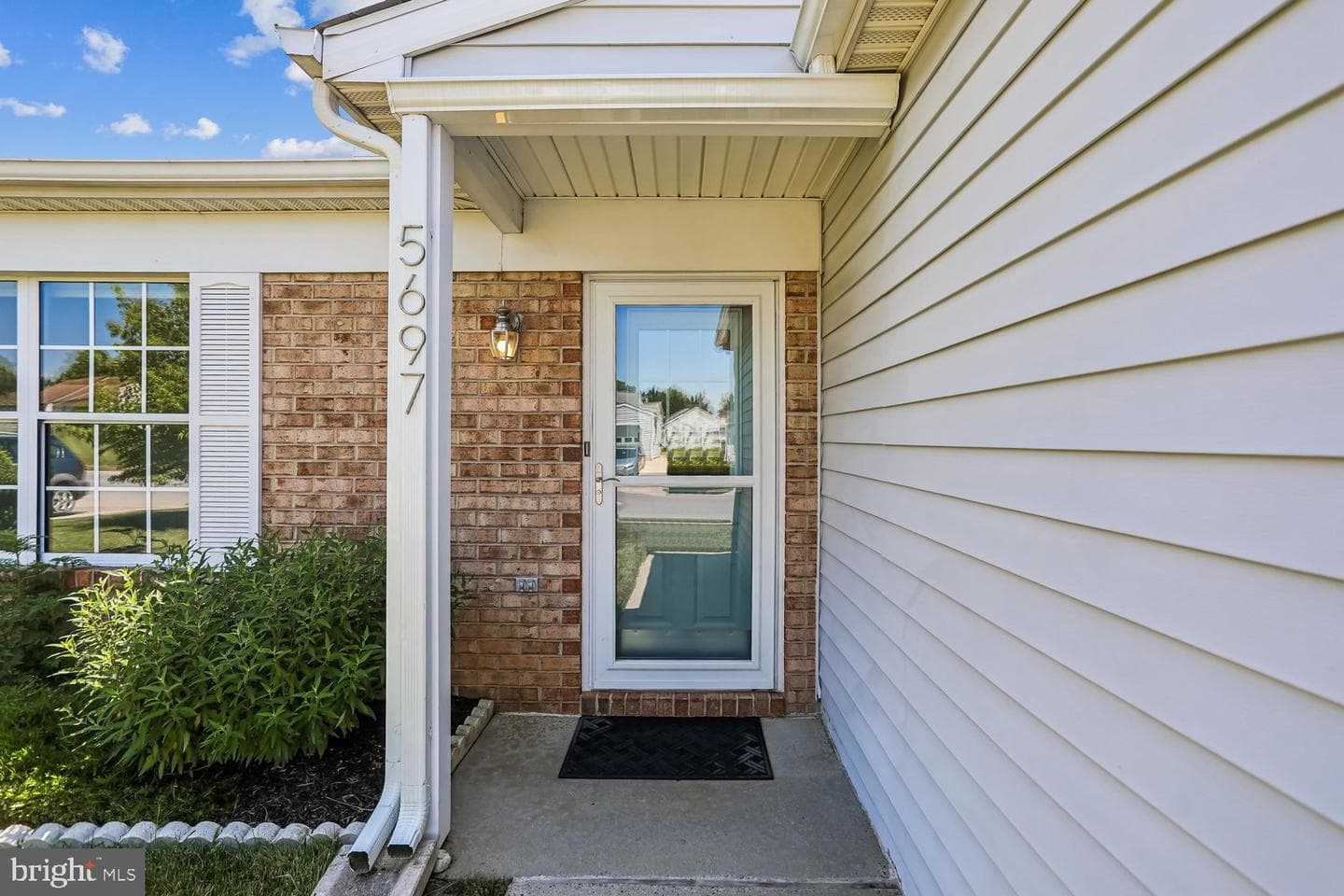 5697 Crabapple Drive photo 8
