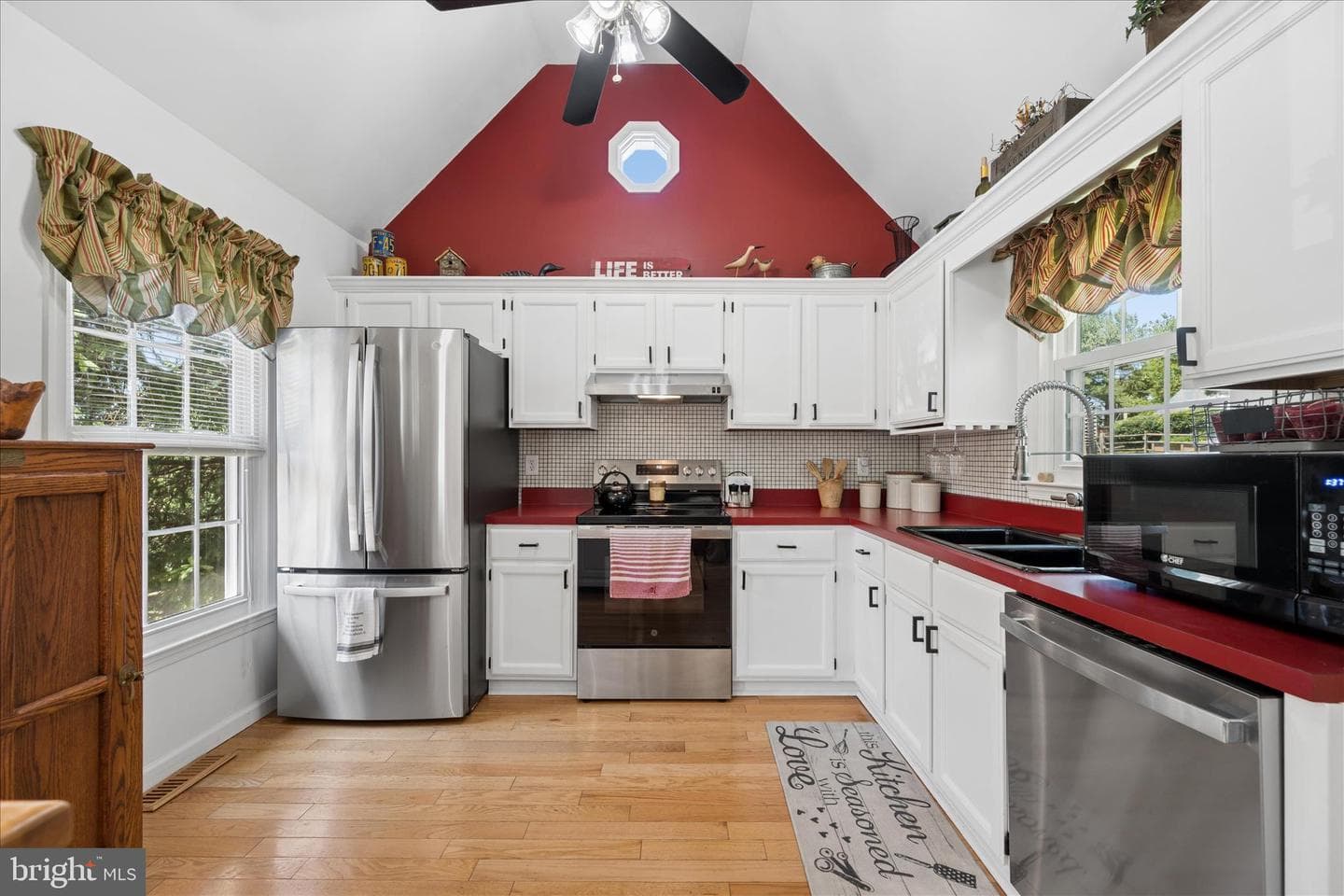 10801 Lake Court E photo 22