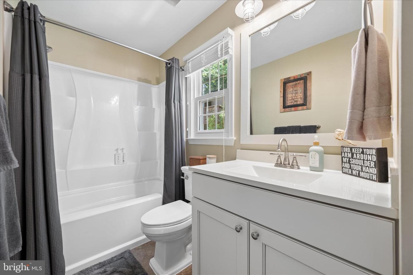 10801 Lake Court E photo 32