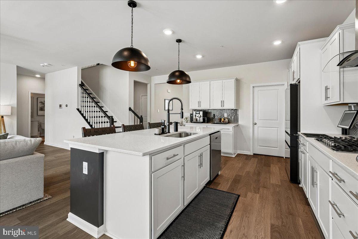 809 Foundry Street photo 20