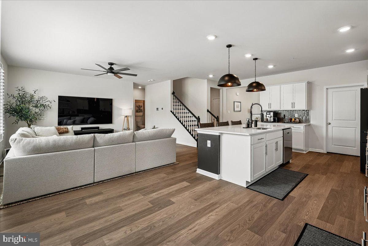 809 Foundry Street photo 22