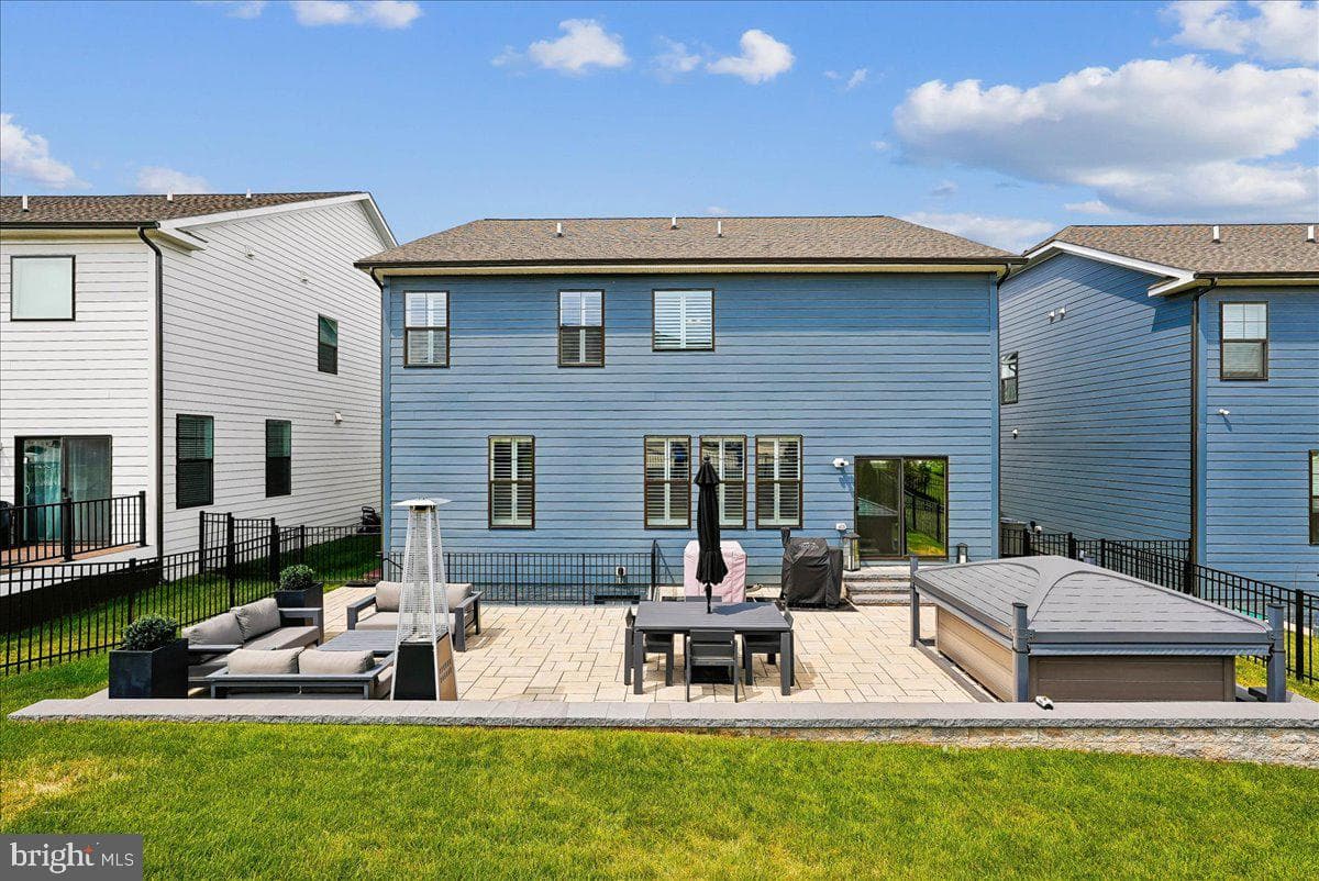 809 Foundry Street photo 3