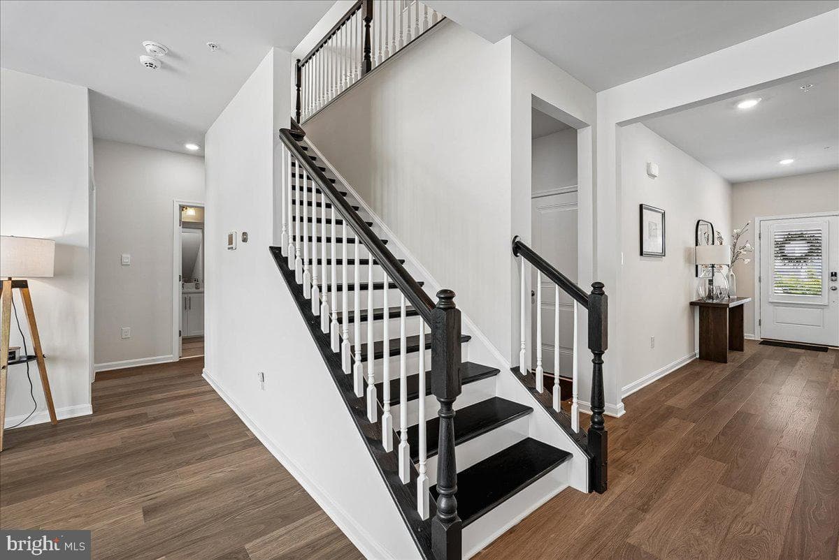 809 Foundry Street photo 32