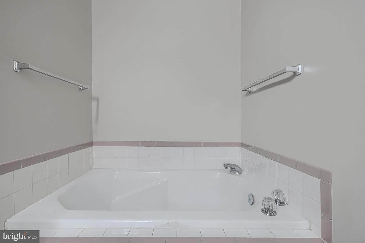 6635 Commodore Court photo 37