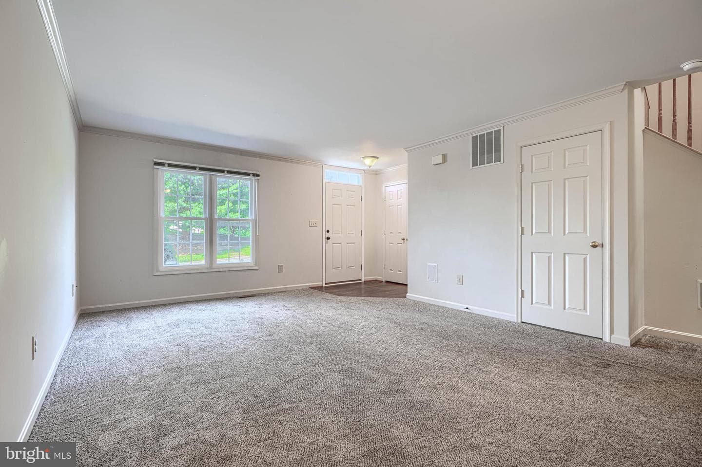 6635 Commodore Court photo 6
