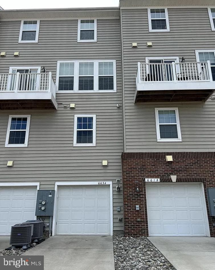 663 E Church Street photo 2