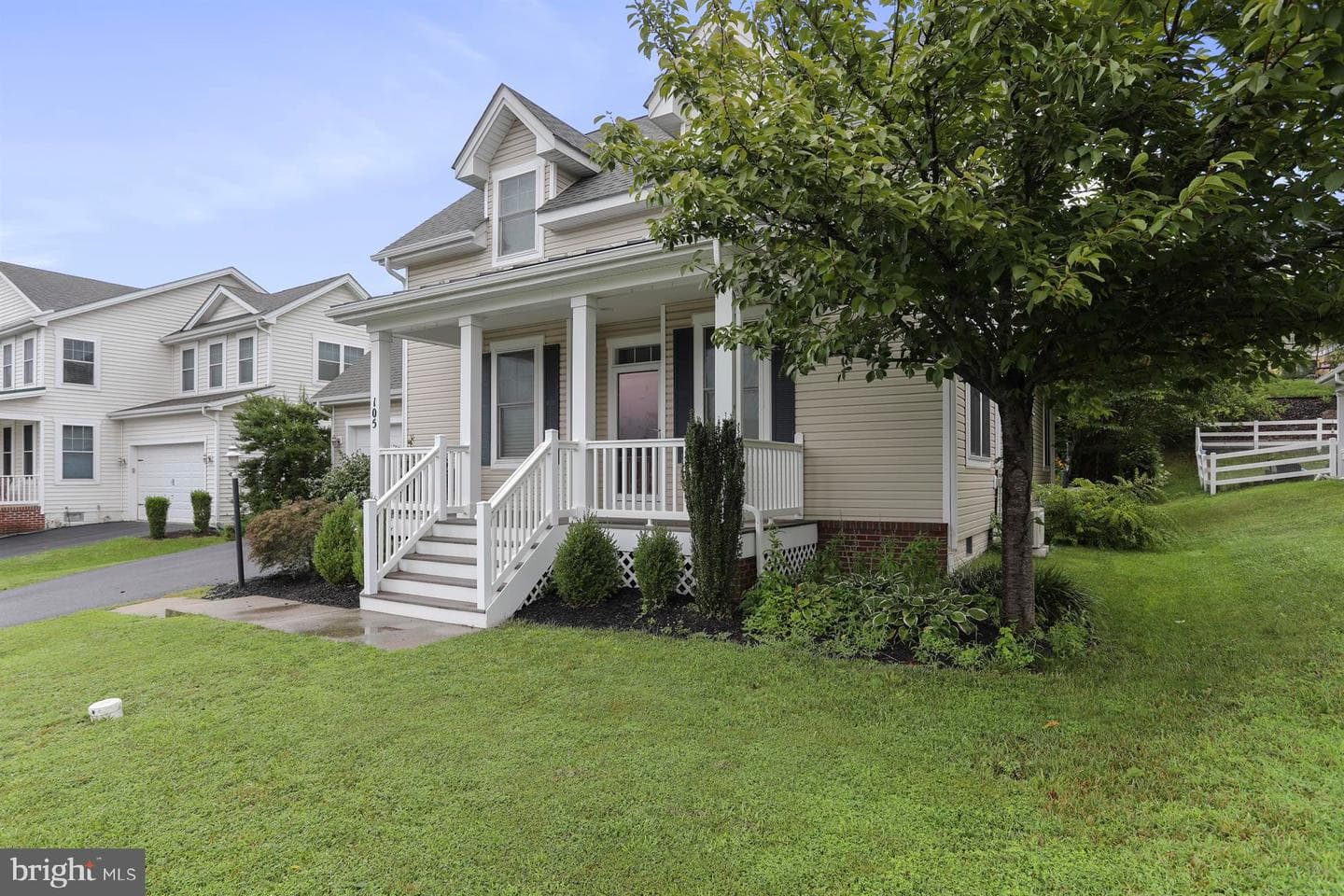 105 Spring Blossom Lane photo 3