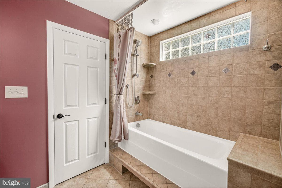 3997 Sugarloaf Court photo 13