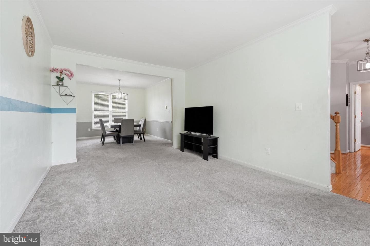 2402 Shaker Lane photo 13