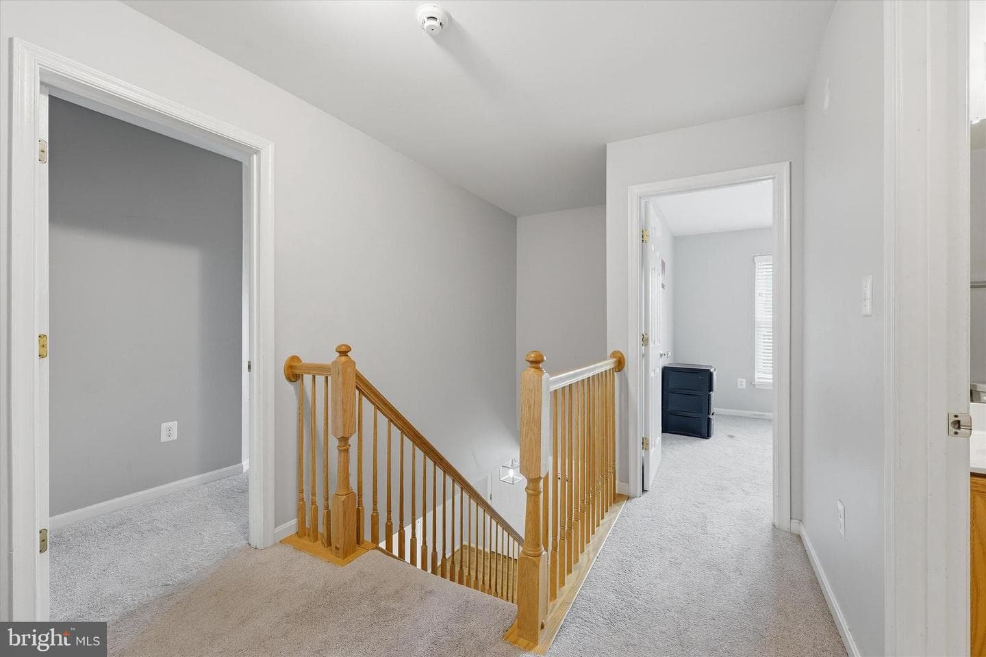 2402 Shaker Lane photo 31