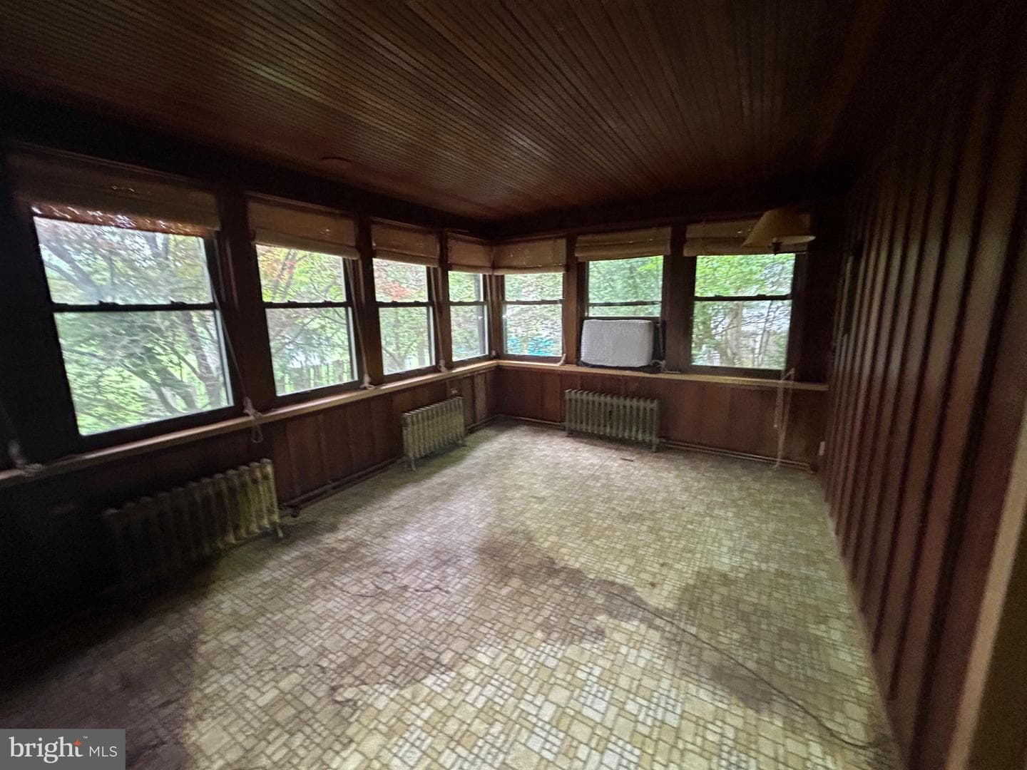 17233 Mountain View Road photo 5
